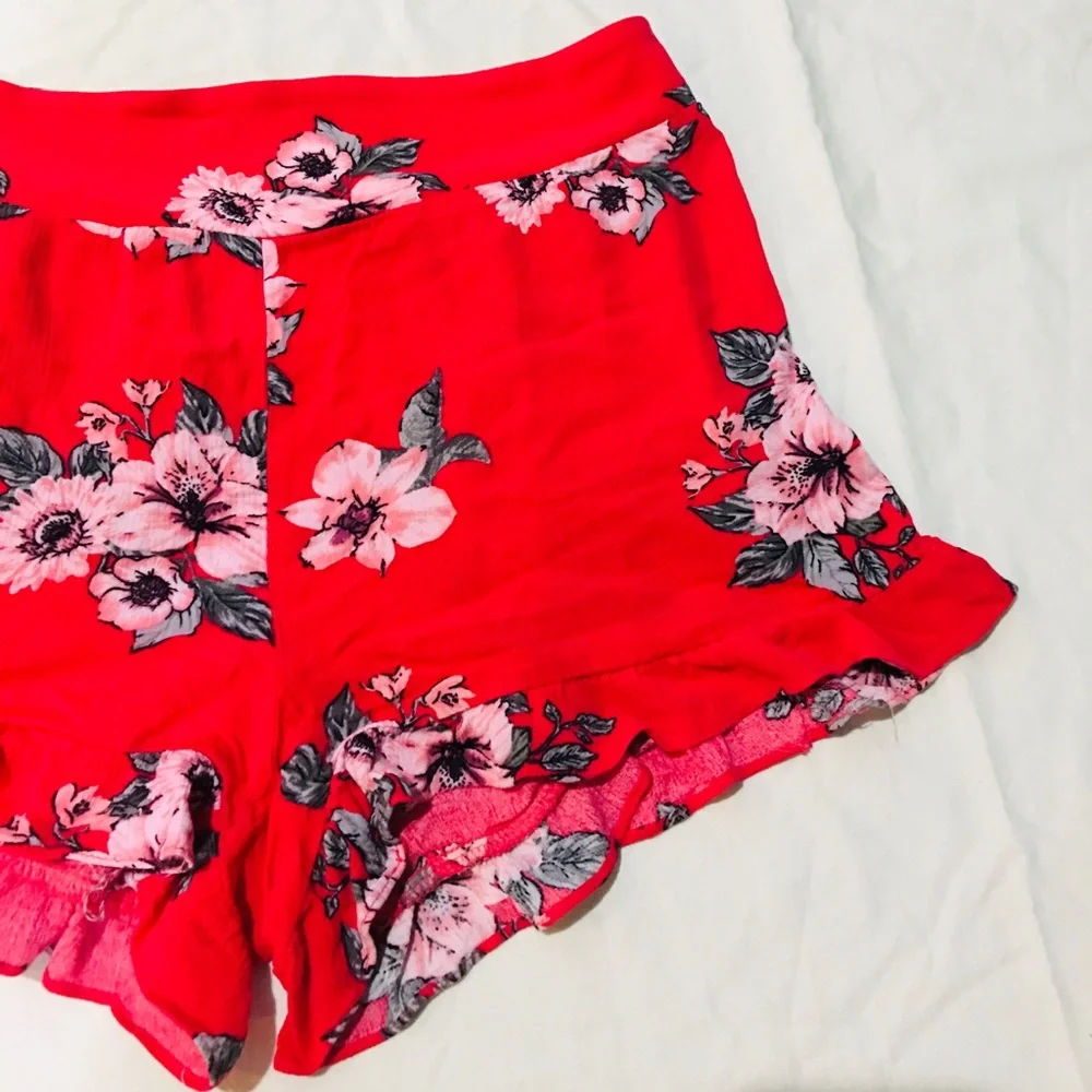 NWT Xhilaration Small Red Floral Shorts 100% Cotton with Flare Front Flat Waist
